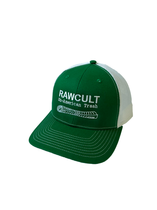 RAW CULT | Gorra de camionero Un-American Trash Snapback - Verde césped/Blanco con bordado blanco