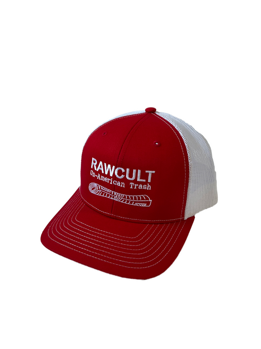 RAW CULT | Casquette snapback camionneur Un-American Trash - Rouge/Blanc avec broderie blanche